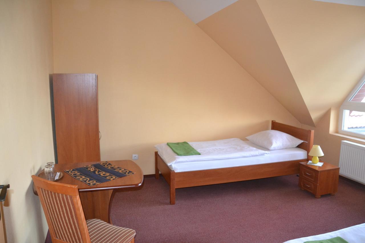 Orlik Inn *